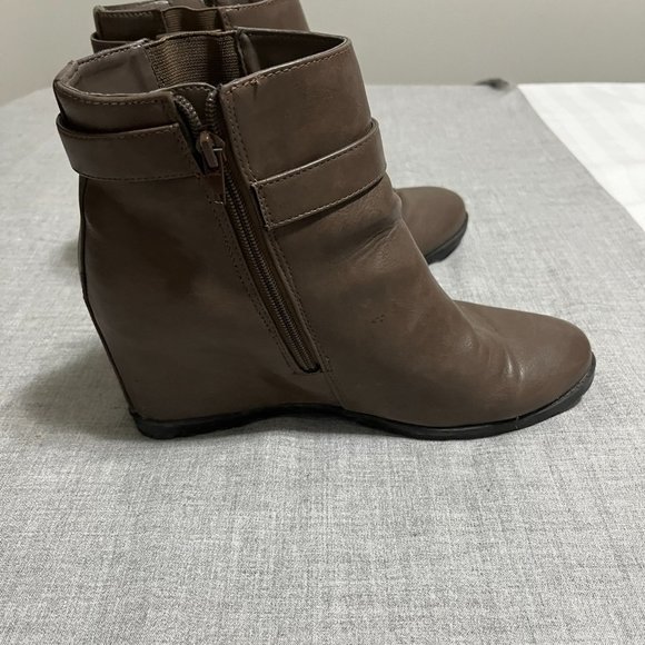 Unisa Women's Wedge Boot - Picture 7 of 7